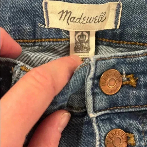 Madewell Highrise 10” Skinny Jeans Size 24P. 4 Button Closure. Rough Hem. - Picture 8 of 12